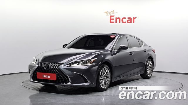 Lexus ES Luxury Plus, 2023