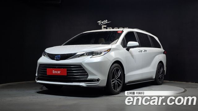 Toyota Sienna 2.5 Hybrid AWD, 2024