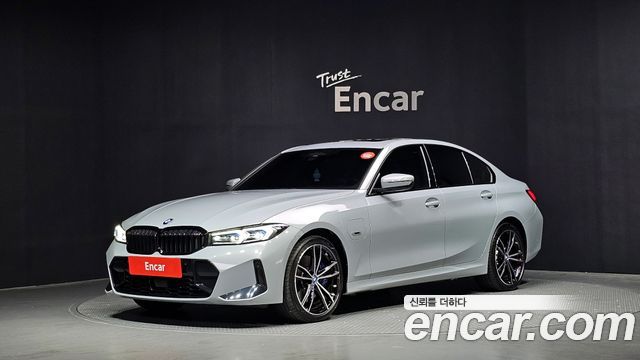 BMW 3-Series 330e M Sport, 2023