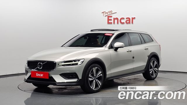 Volvo V60 B5 Pro AWD, 2020