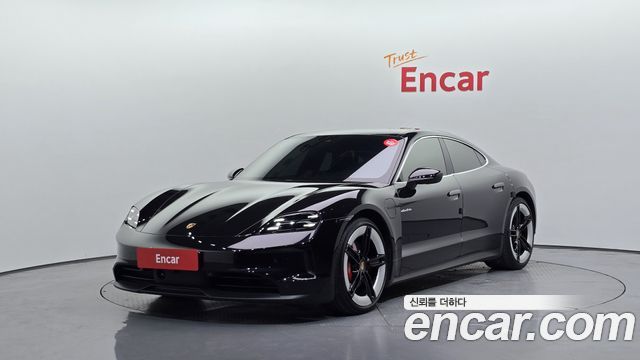 Porsche Taycan 4S, 2024