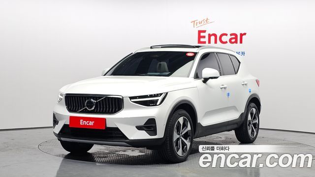 Volvo XC40 B4 Ultra Bright, 2025