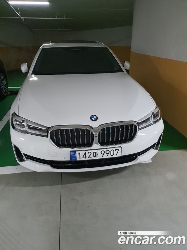 BMW 5-Series 530i xDrive Luxury, 2023