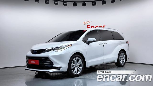 Toyota Sienna 2.5 Hybrid 2WD, 2023