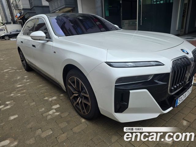 BMW 7-Series 740i xDrive M Sport, 2025