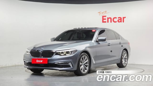 BMW 5-Series 520i Luxury, 2019