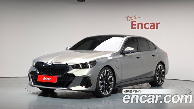 BMW 5-Series 550e xDrive M Sport Pro, 2025