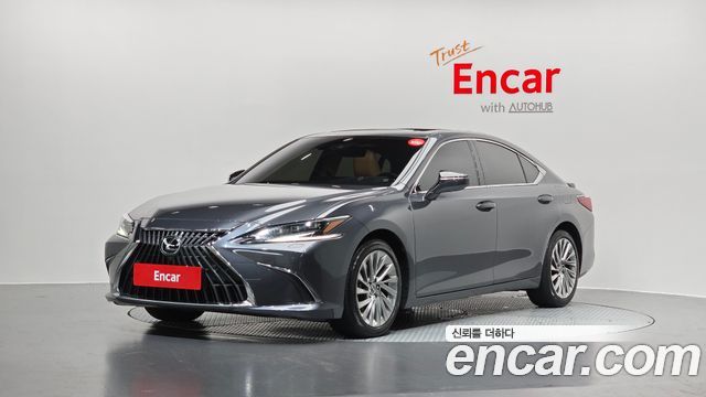 Lexus ES Executive, 2024