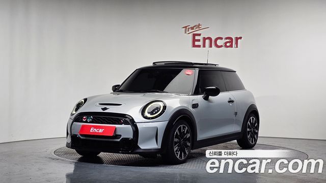Mini Cooper Classic Launch Pack, 2021