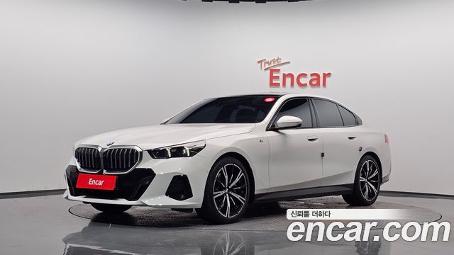 BMW 5-Series 530i xDrive M Sport, 2024