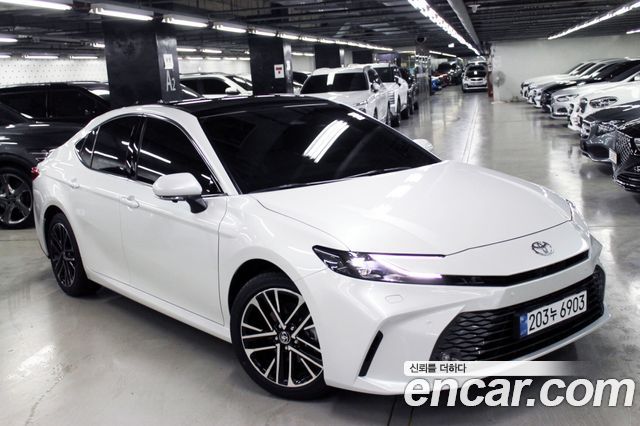 Toyota Camry 2.5 XLE Premium Hybrid, 2026