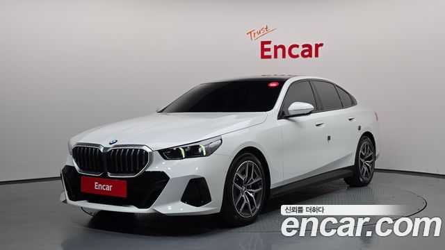 BMW 5-Series 520i M Sport, 2025