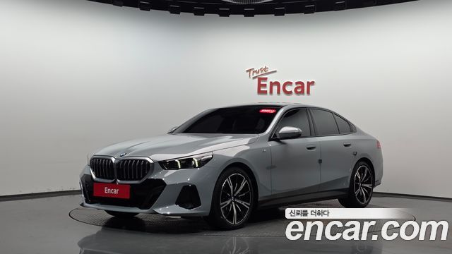 BMW 5-Series 530i xDrive M Sport, 2023
