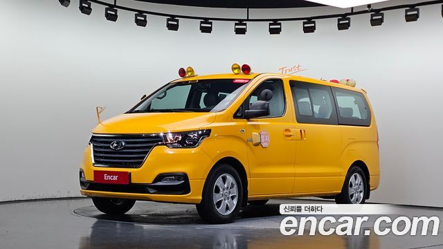 Hyundai Starex 12-Seater LPi, 2021