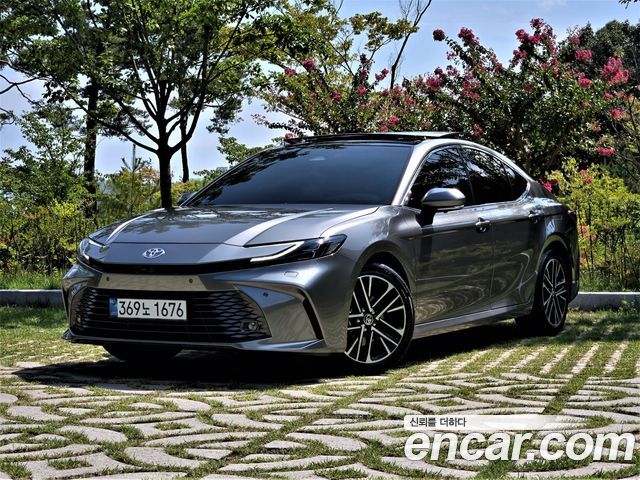 Toyota Camry 2.5 XLE Premium Hybrid, 2026