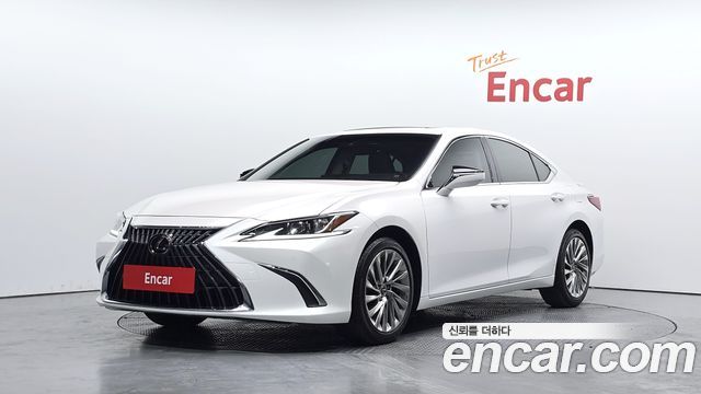 Lexus ES Luxury Plus, 2022