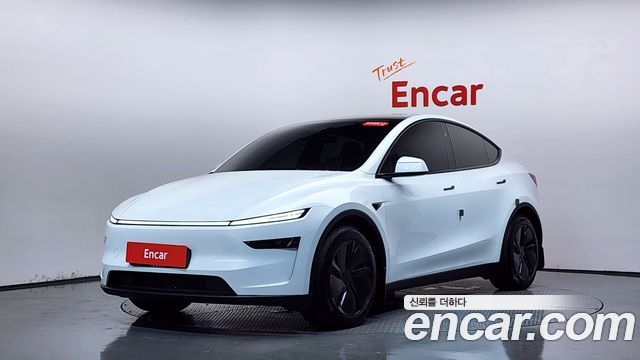 Tesla Model Y RWD, 2025