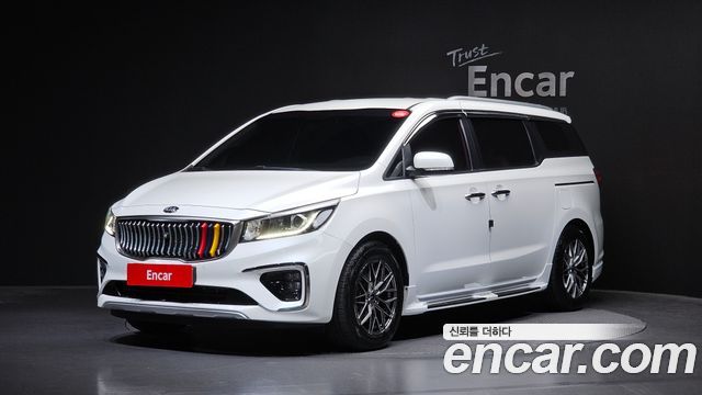 Kia Canival 9-Seater Luxury, 2018