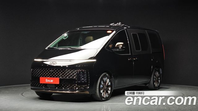 Hyundai Staria 4WD Lounge 9-Seater, 2023