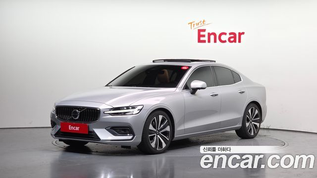 Volvo S60 B5 Ultimate Bright, 2022