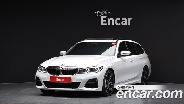 BMW 3-Series 320i Touring M Sports, 2022
