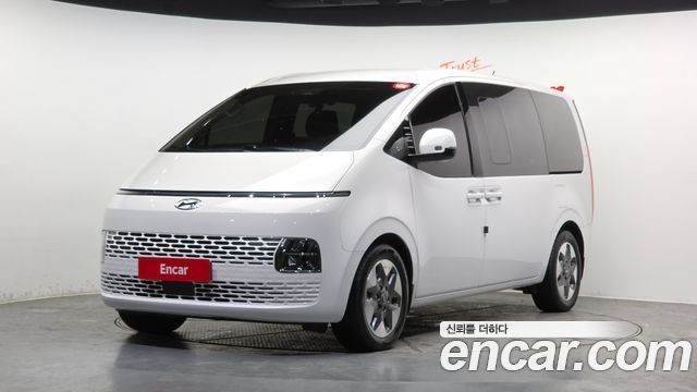 Hyundai Staria 4WD Tourer 9-Seater, 2022
