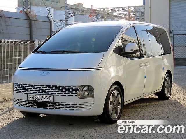 Hyundai Staria 4WD Tourer 9-Seater, 2023