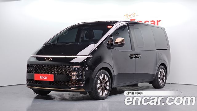 Hyundai Staria 4WD Lounge 9-Seater, 2022