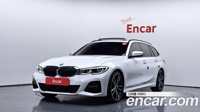 BMW 3-Series 320i Touring M Sports, 2022