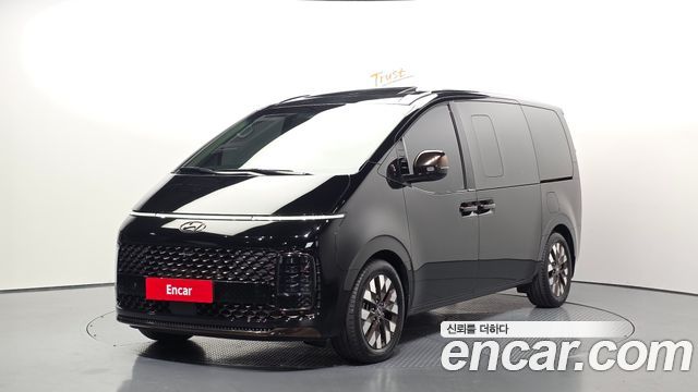Hyundai Staria Lounge 9-Seater, 2023