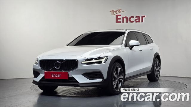 Volvo V60 B5 Pro AWD, 2021