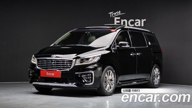 Kia Canival Gasoline 7-Seater Limousine, 2020