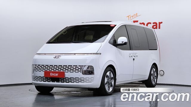 Hyundai Staria 4WD Tourer 9-Seater, 2021