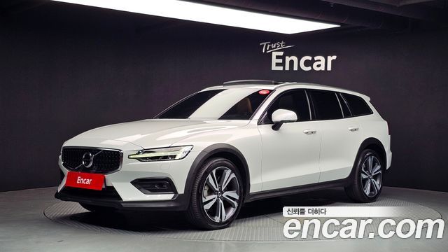 Volvo V60 T5 Pro AWD, 2020