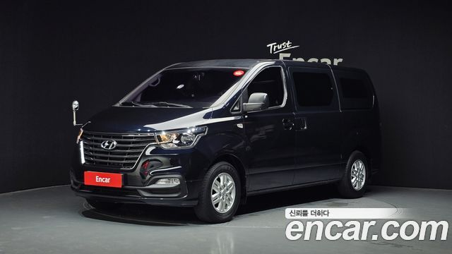 Hyundai Starex Van 5-Seater, 2020