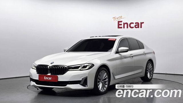 BMW 5-Series 530i Luxury, 2022