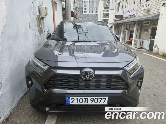 Toyota RAV4 2.5 2WD Hybrid XLE, 2025