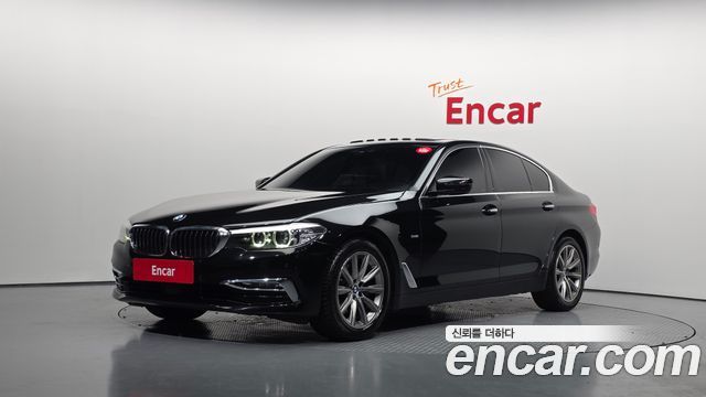 BMW 5-Series 520i Luxury, 2018
