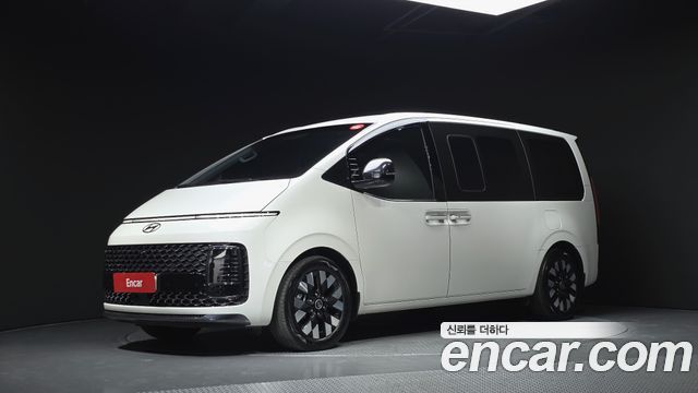 Hyundai Staria Lounge 9-Seater, 2024