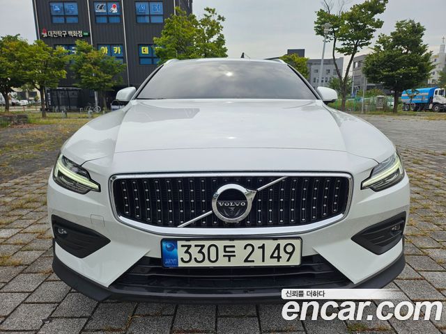 Volvo V60 B5 Pro AWD, 2021