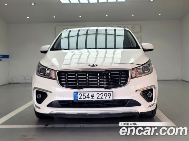 Kia Canival 9-Seater Prstige, 2018