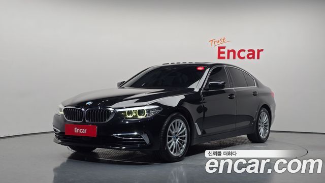 BMW 5-Series 520i Luxury, 2019