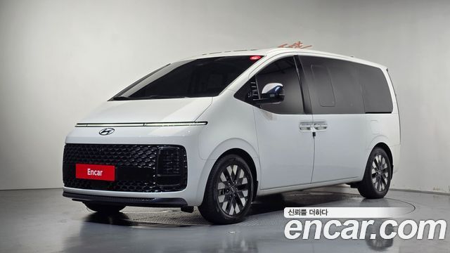 Hyundai Staria L3.5 Lounge 7-Seater, 2022
