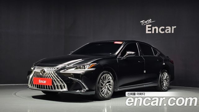 Lexus ES Luxury Plus, 2025