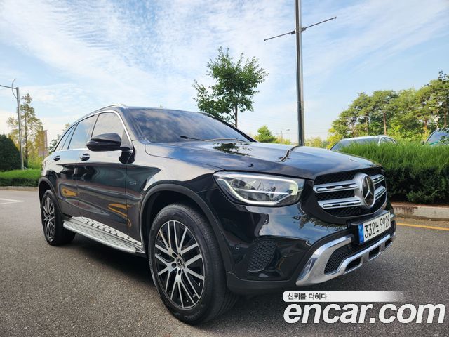 Mercedes-Benz GLC-Class GLC300e 4MATIC, 2021