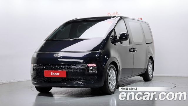 Hyundai Staria 4WD Tourer 9-Seater, 2024