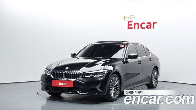 BMW 3-Series 320i Luxury, 2022
