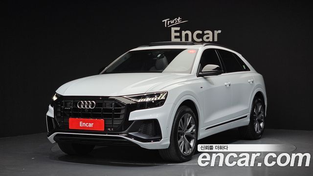 Audi Q8 55 TFSI Quattro Premium, 2022