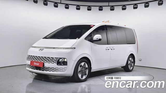 Hyundai Staria 4WD Tourer 9-Seater, 2023
