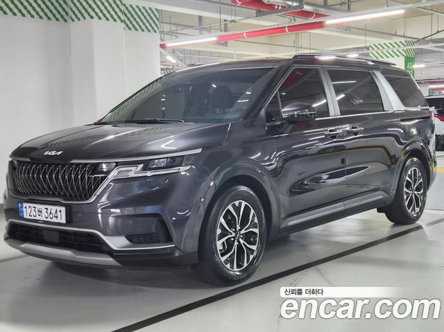 Kia Canival 9-Seater Prestige, 2023
